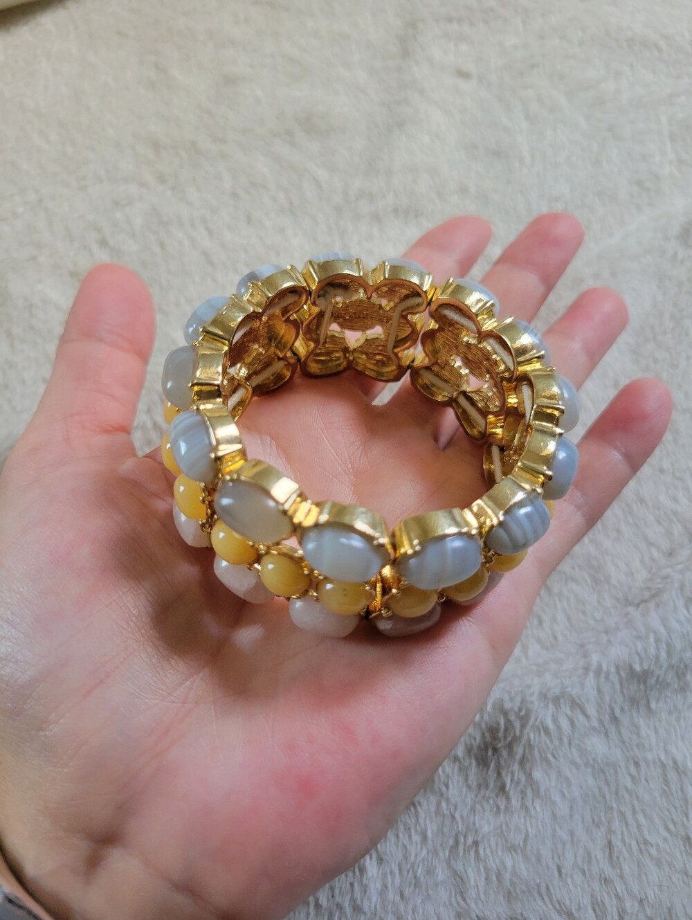 Ann Taylor | NWOT Pretty Gold Tone Multi-Row Cabochan VTG Stretch Bracelet - Picture 9 of 10